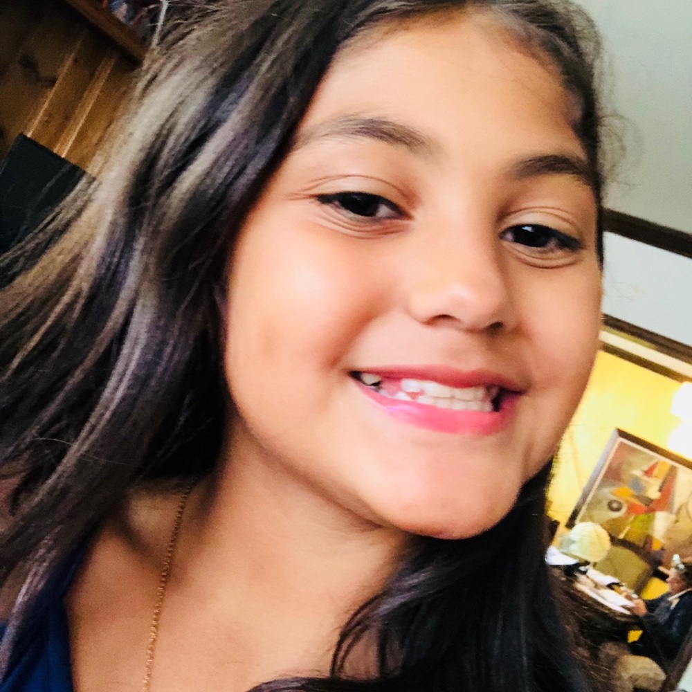 Meet your Posher, Camila